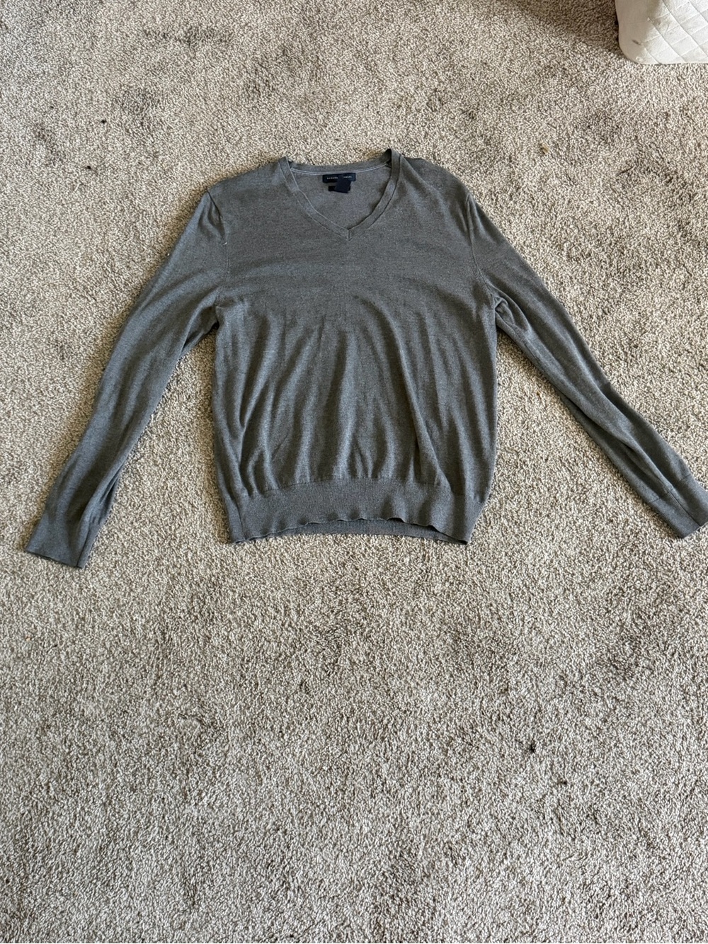 Banana Republic Men's V-Neck Sweater in Gray